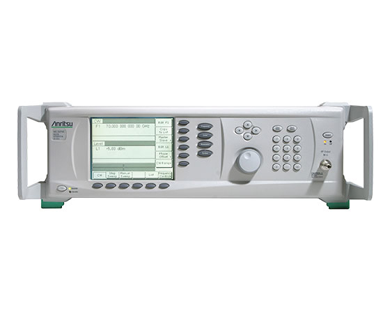Генератор СВЧ сигналов Anritsu MG3695Cс диапазоном от 2 ГГц до 50 ГГц