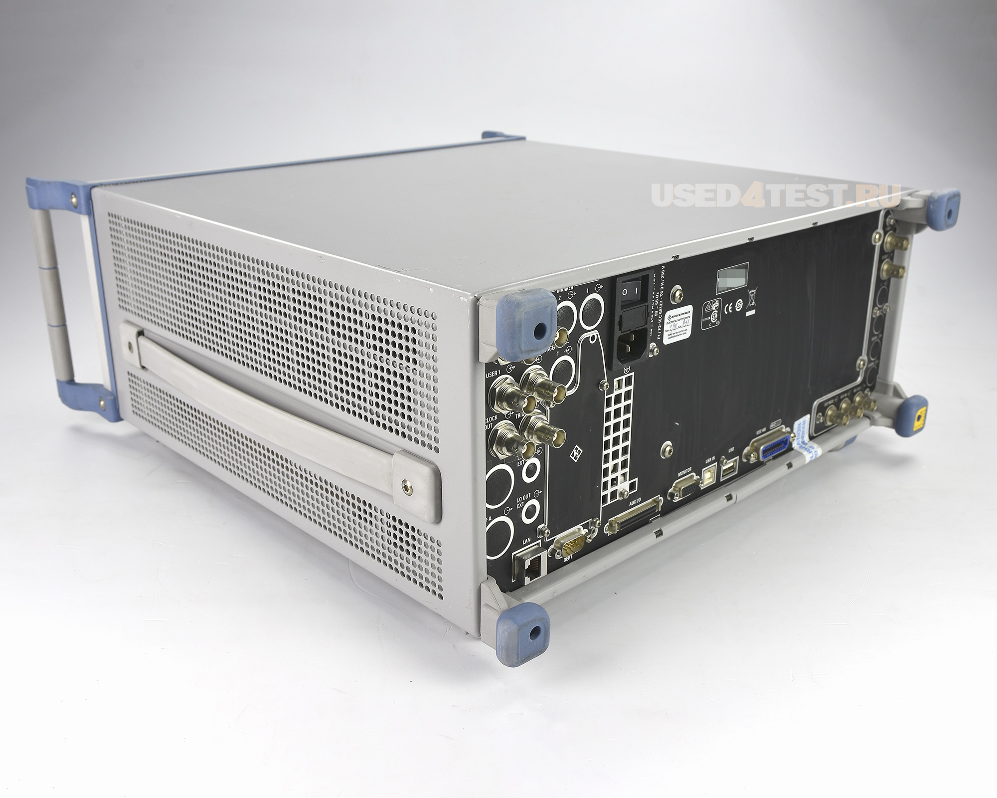 Векторный генератор сигналов
 Rohde & Schwarz SMJ100A
с диапазоном от 100 кГц до 3 ГГц