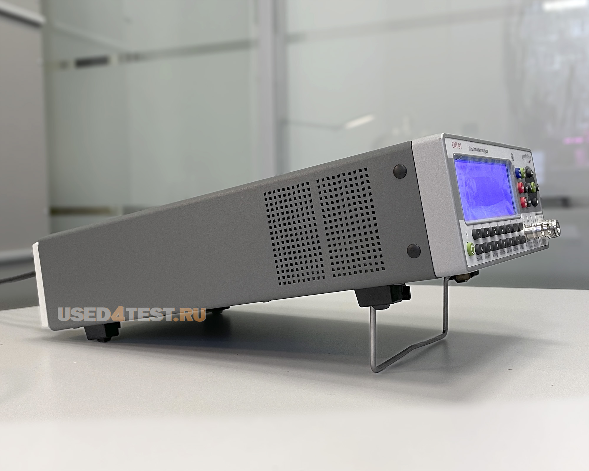 Частотомер Pendulum Instruments CNT-91с диапазоном от 0,001 Гц до 300 МГц