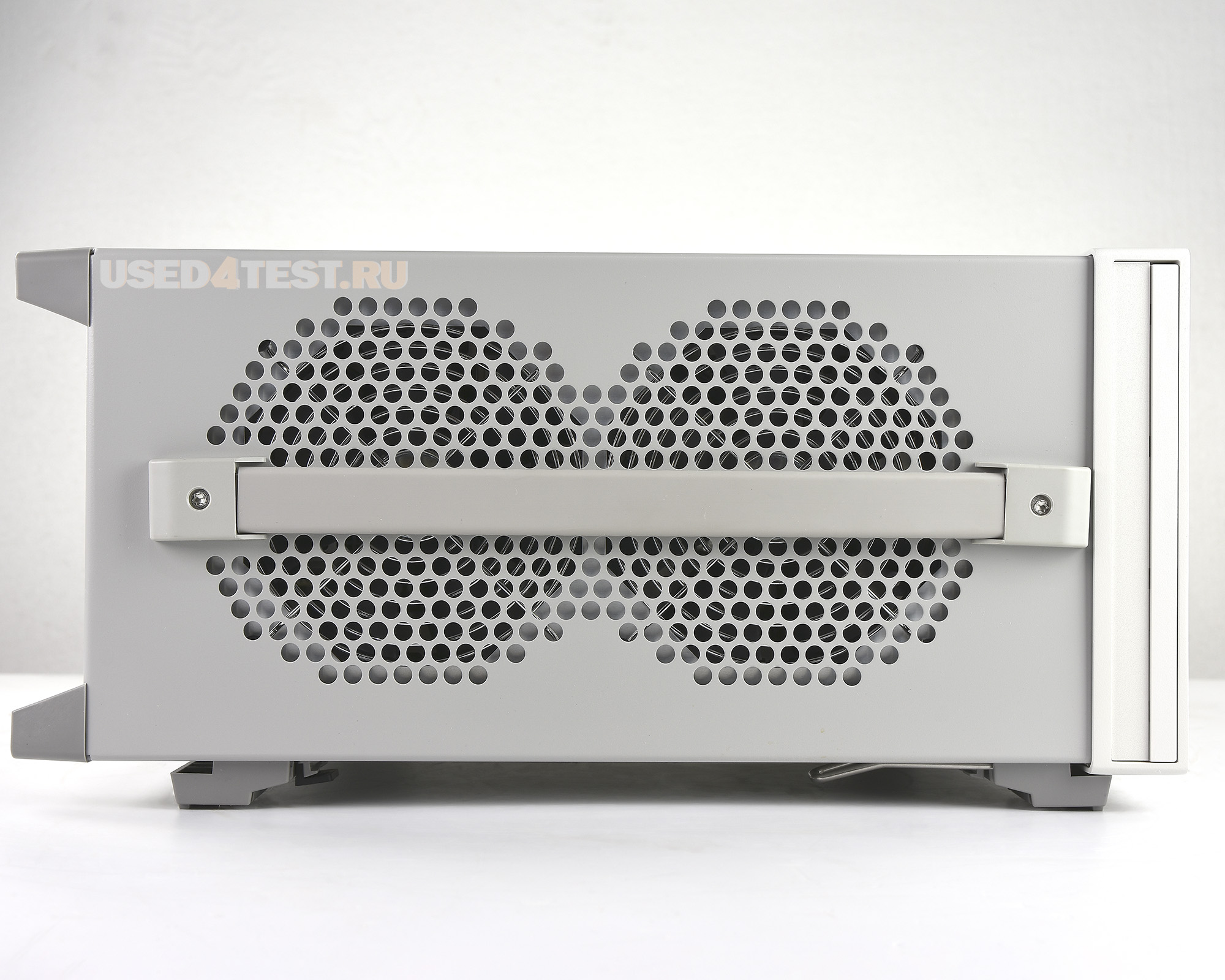Анализатор сигналов Keysight N9000A
с диапазоном от 9 кГц до 13,6 ГГц

 В комплекте с опциями: 


	513 — Frequency range 13,6 GHz
	EP4 — Enhanced Phase Noise performance, CXA
P13 — Preamplifier 13,6 GHz
N9060B-2FP — Spectrum Analyzer Measurement Application
