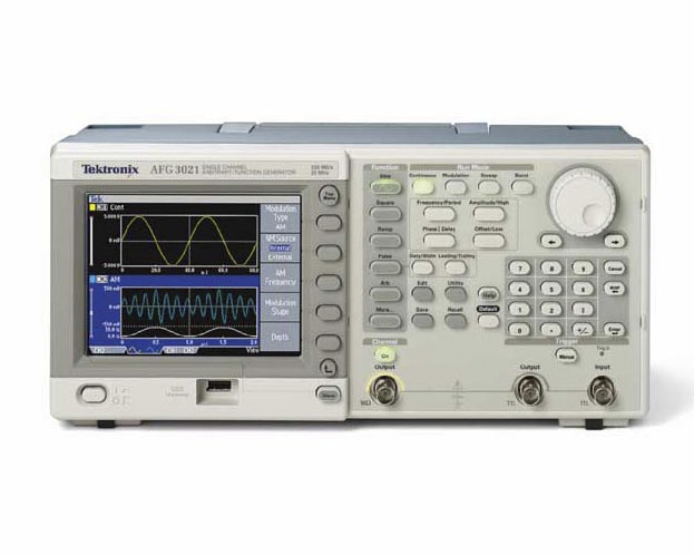 Генератор сигналов Tektronix AFG3021с диапазоном от 1 мГц до 25 МГц