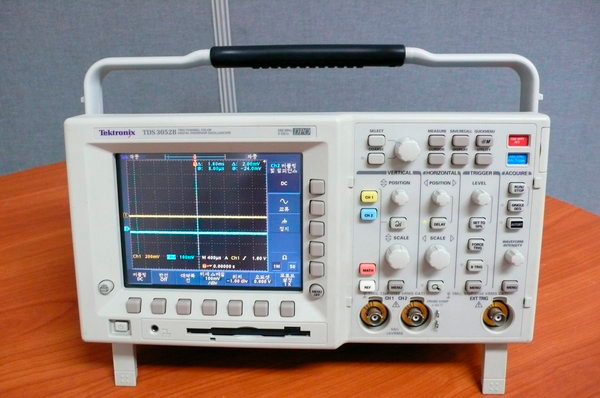 Цифровой осциллограф Tektronix TDS3052B
 с полосой пропускания 500 МГц, 2 канала
 
 
 
 

 Стоимость указана в Рублях DDP Москва по безналичному расчету включая НДС 20%
